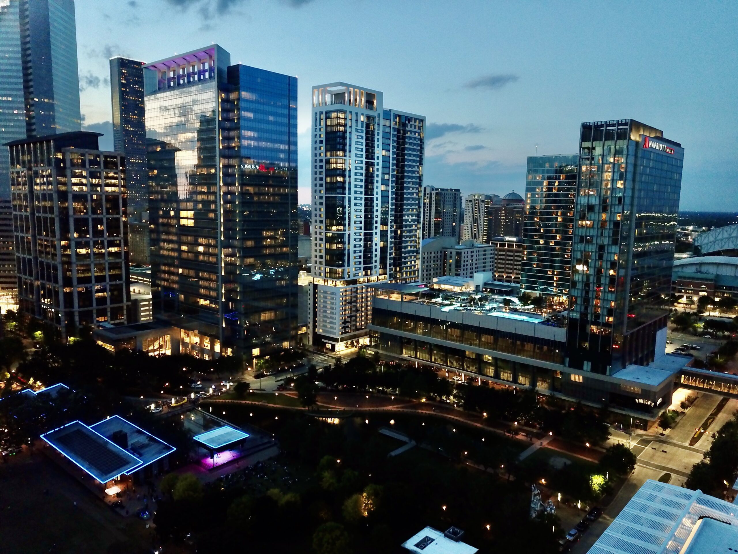 Ultra-Luxury Miami Penthouses in New Developments: A Discerning Buyer's ... - Penthouse Suites Downtown Skyscraper Luxury